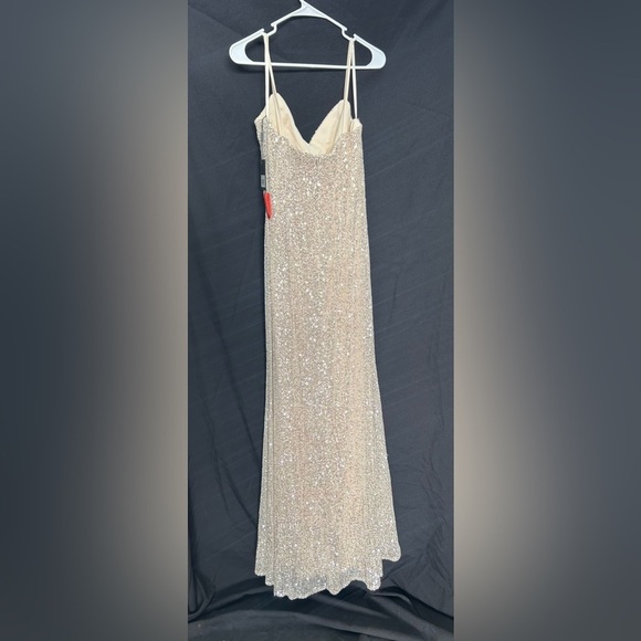 IEENA FOR MAC DUGGAL 11276 NWT Sequined Sleeveless Column Gown - Picture 5 of 8